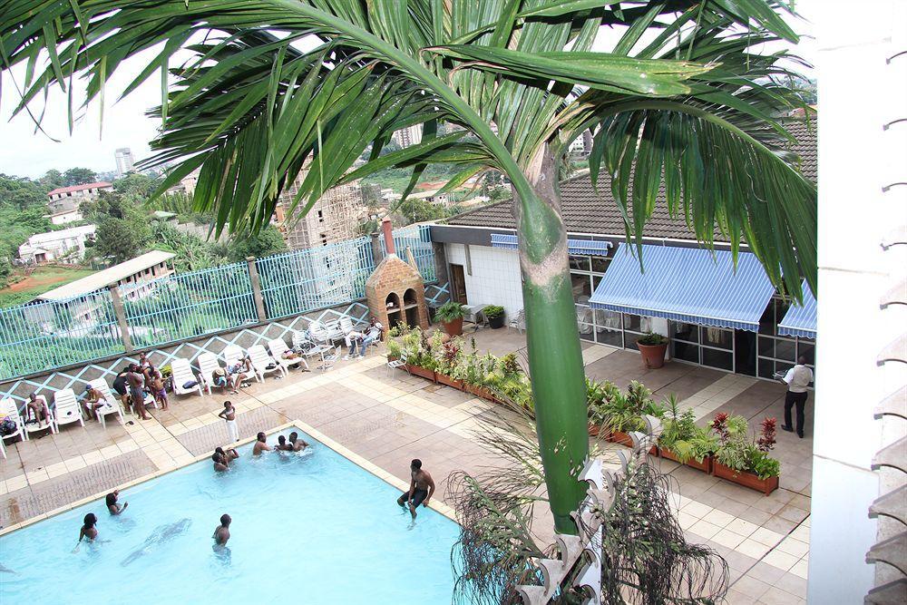 Hotel Franco Yaoundé Buitenkant foto