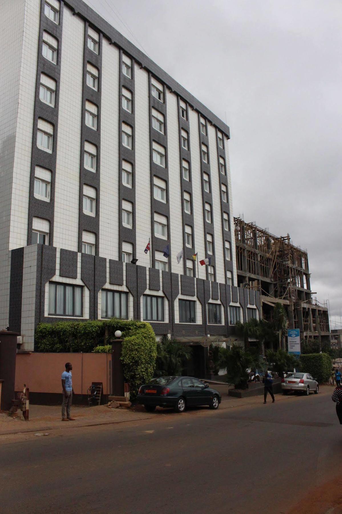 Hotel Franco Yaoundé Buitenkant foto